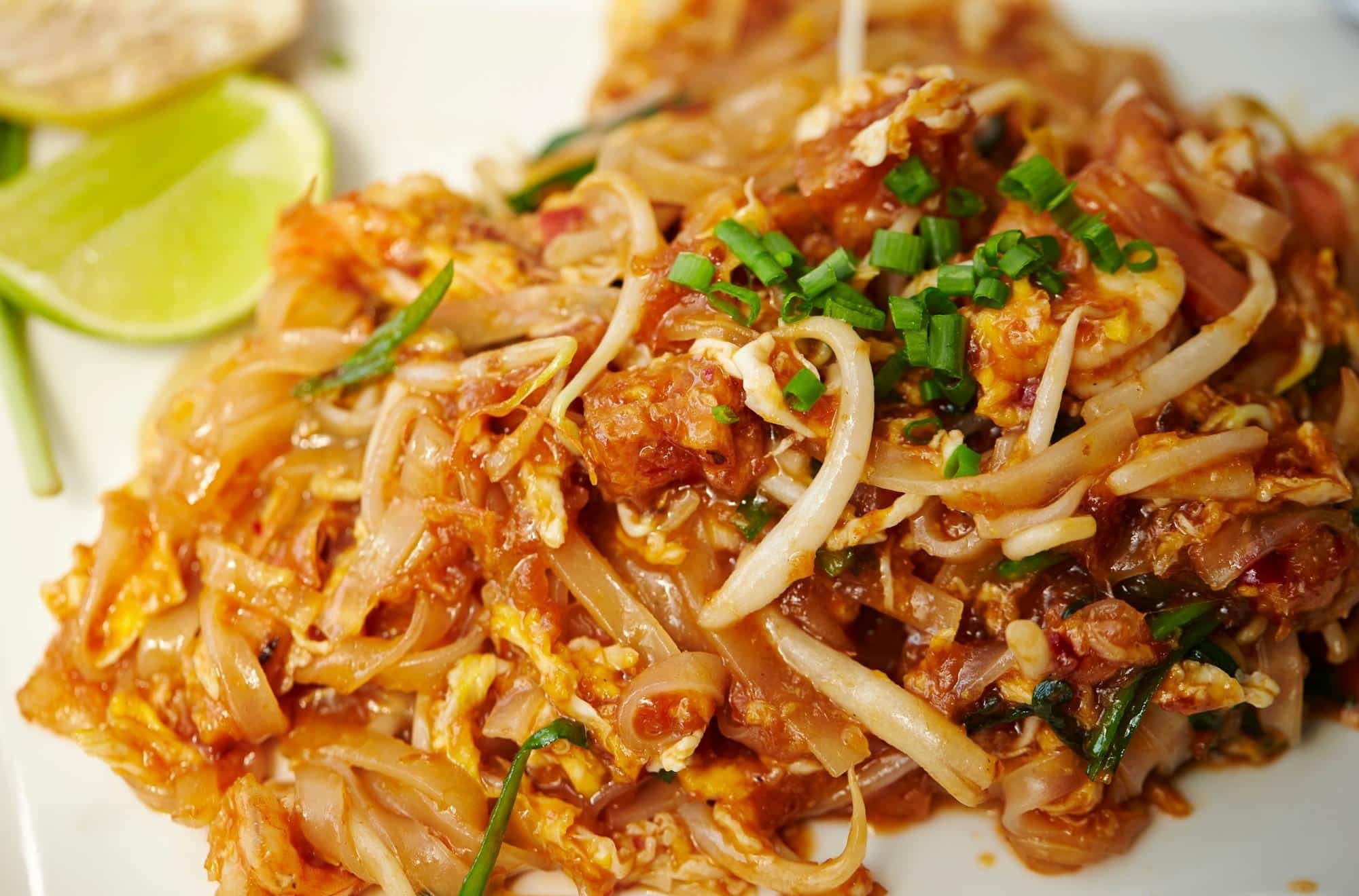 30-Minute Easy Chicken Pad Thai Recipe