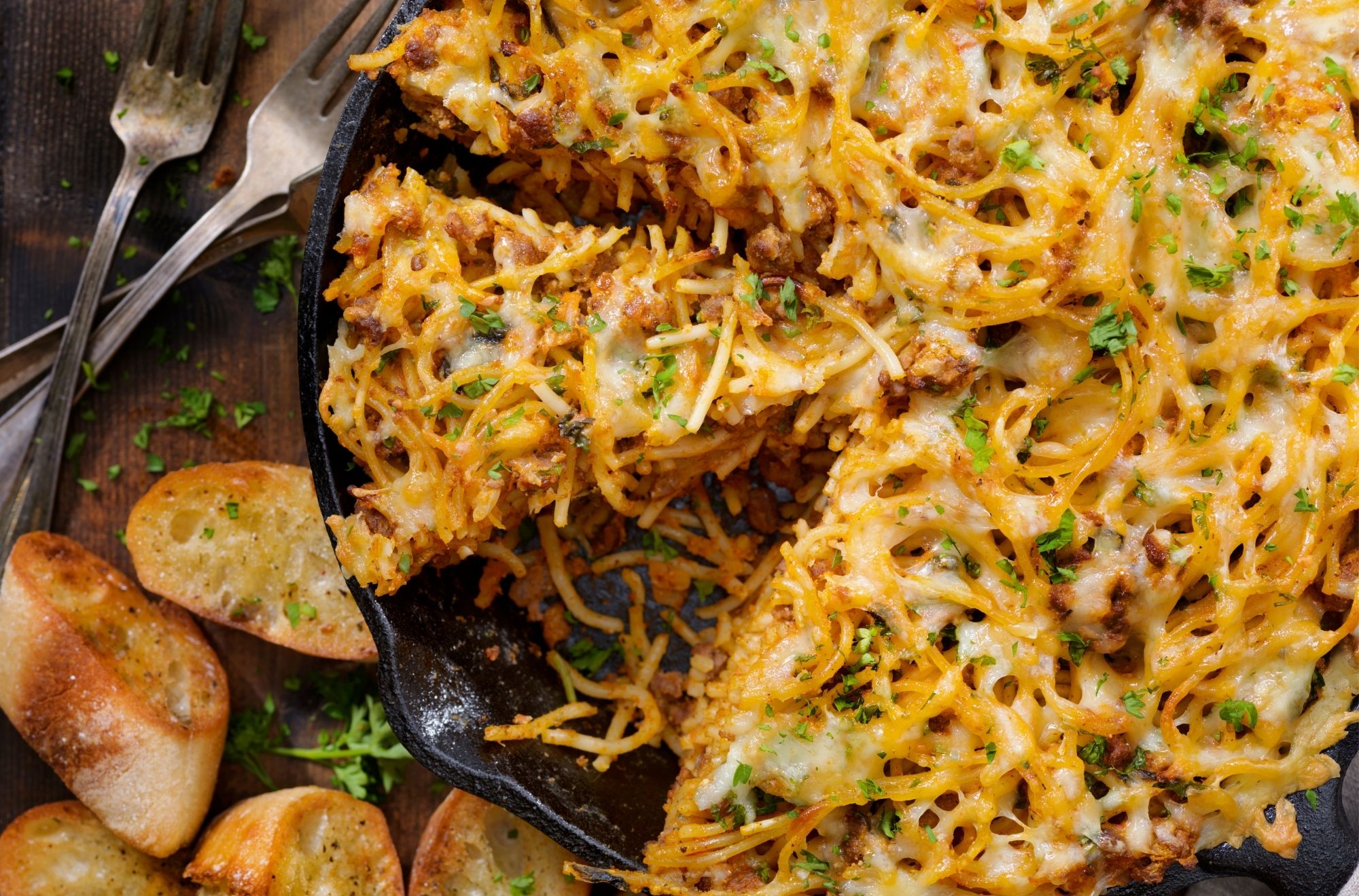 Super Easy, Cheesy Spaghetti Pie