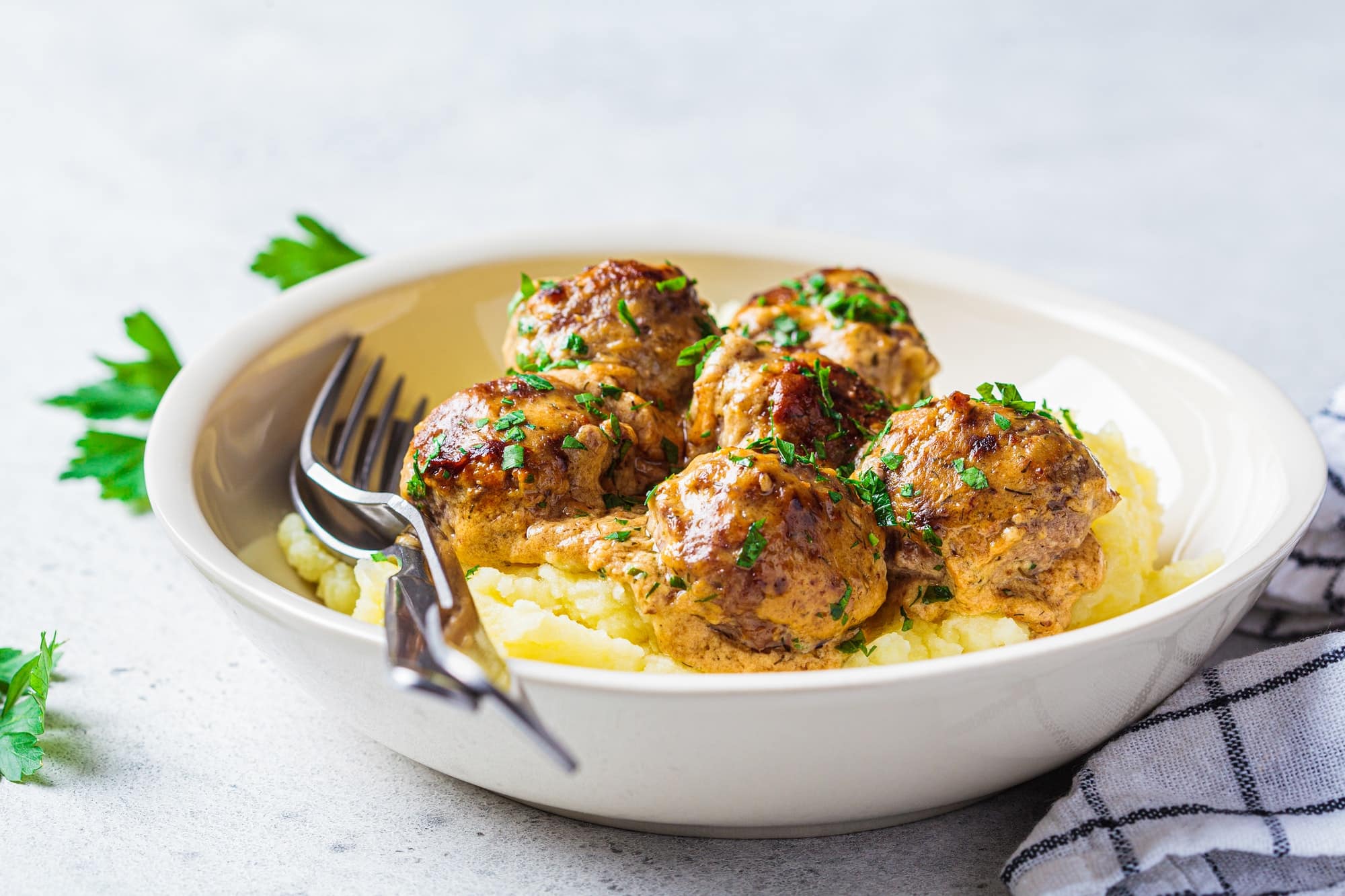 Cheesy Cheddar Mashed Potatoes With Flavoured Turkey Patties